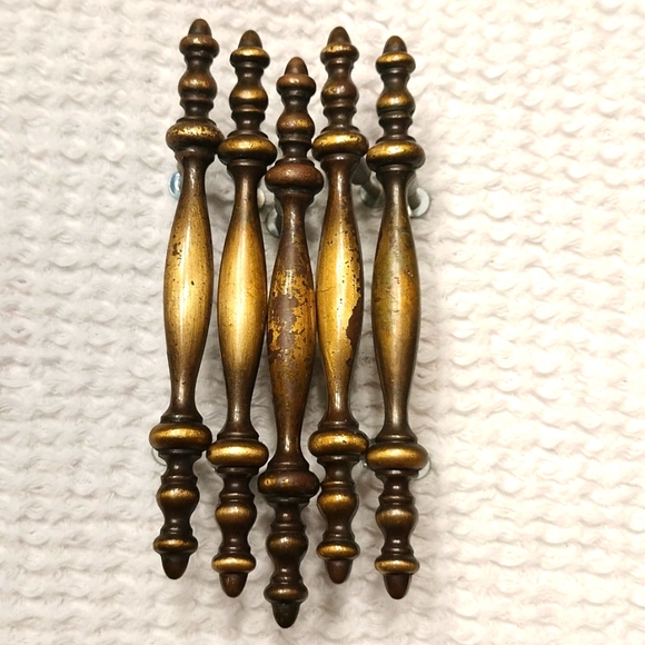 ⚜️ Vintage Amerock Cabinet Pulls - Set of 5 - Picture 8 of 8